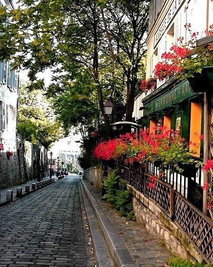 Cobblestone Street, Rue de Montmartre, Paris